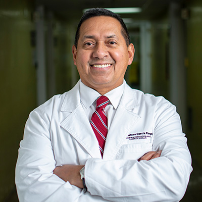 Dr. Gustavo García